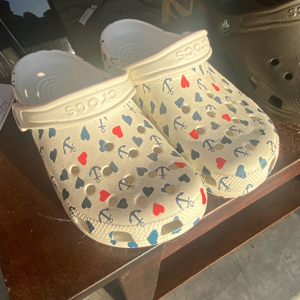 Anchor crocs